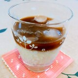 綺麗な2層のアイスコーヒー牛乳